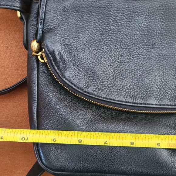 Hobo Fern Messenger Black Leather Crossbody Bag - Picture 11 of 16